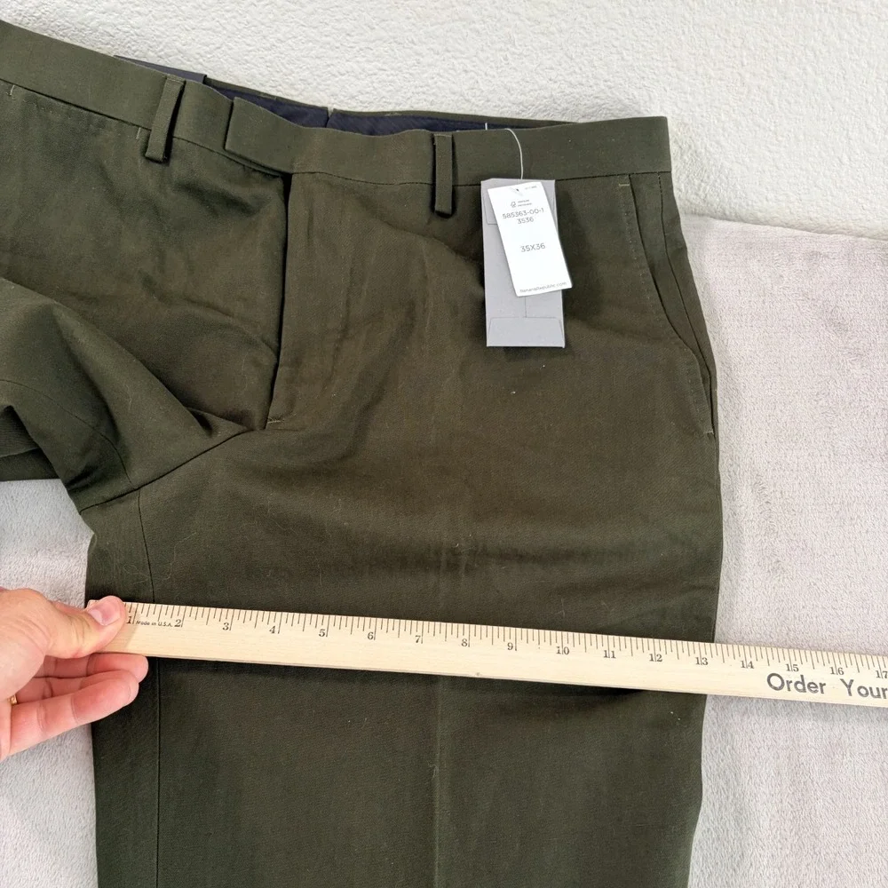 Banana Republic Standard Fit Chino Pants in Green Men 35x36 (Fits 36x35) NWT